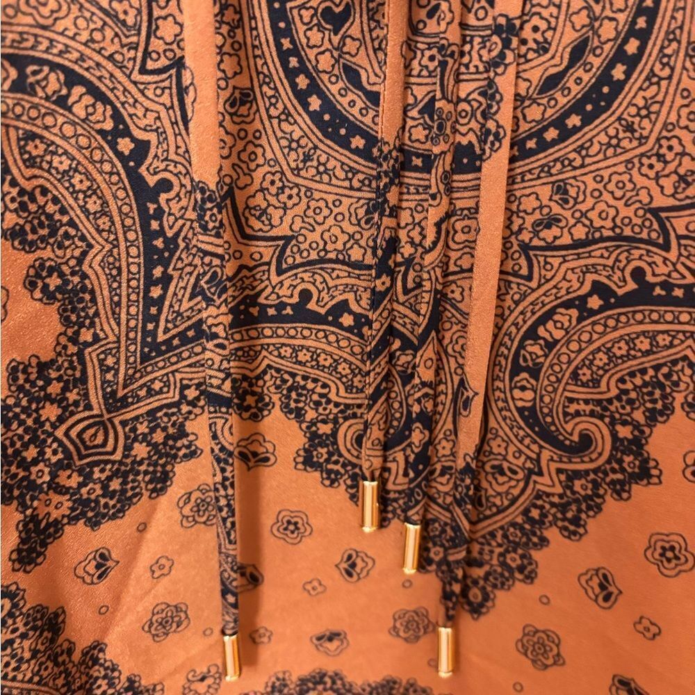 NWOT LOVE THE LABEL Paisley Print Women's Top in Brown and Black S - Picture 4 of 5